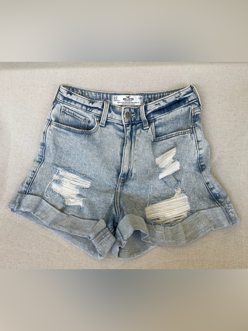 Hollister curvy high rise Distressed Denim Shorts size 26